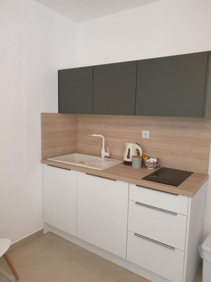 Apartmani Eterovic Baska Voda Luaran gambar