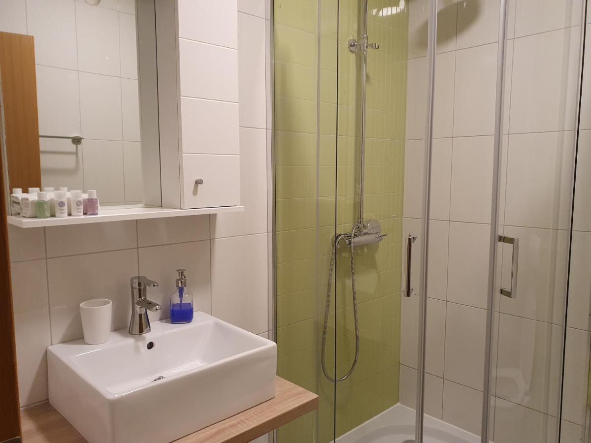 Apartmani Eterovic Baska Voda Luaran gambar