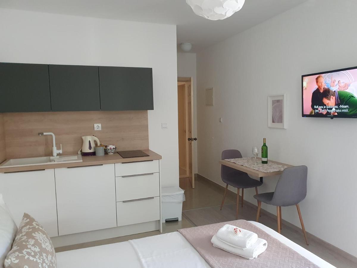Apartmani Eterovic Baska Voda Luaran gambar