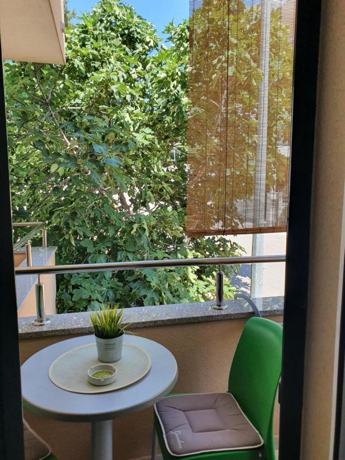 Apartmani Eterovic Baska Voda Luaran gambar