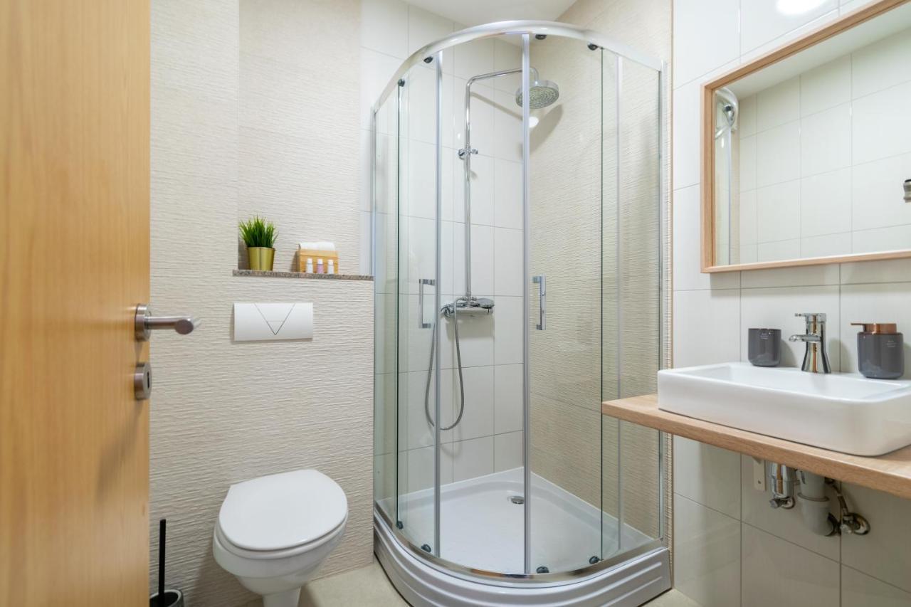 Apartmani Eterovic Baska Voda Luaran gambar