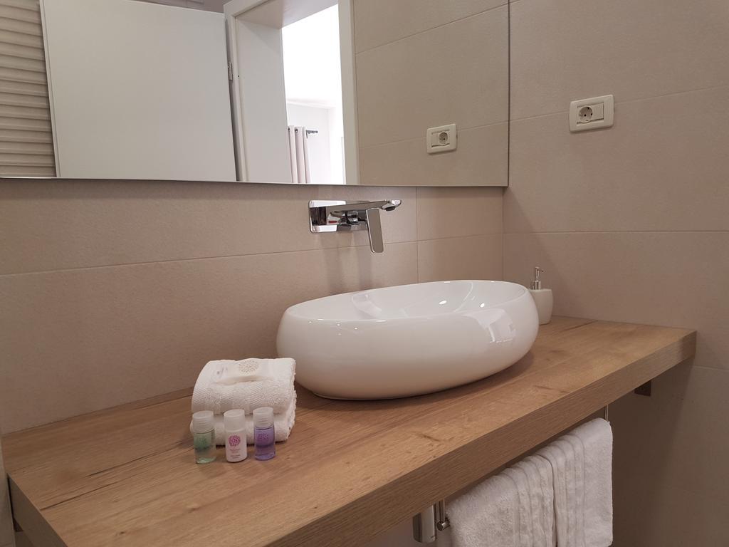 Apartmani Eterovic Baska Voda Luaran gambar