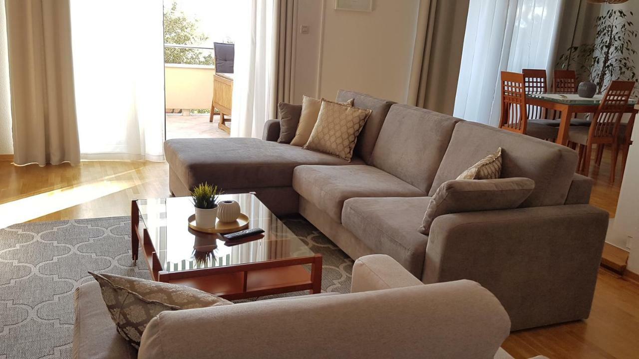 Apartmani Eterovic Baska Voda Luaran gambar